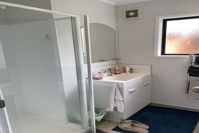 Photo of property in 10 Palliser Lane, Browns Bay, Auckland, 0630