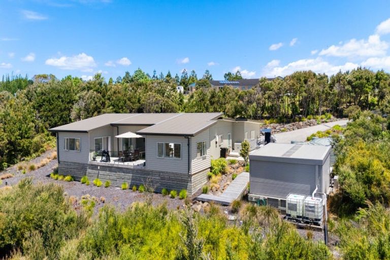 Photo of property in 116 Stratford Drive, Cable Bay, 0420