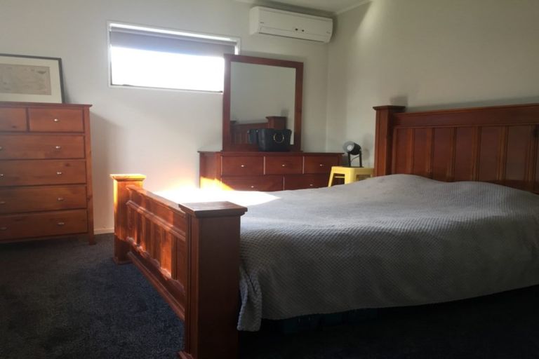 Photo of property in 2/45 Taioma Crescent, Te Atatu Peninsula, Auckland, 0610