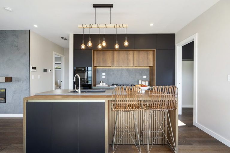 Photo of property in 20 Beach Road, Castor Bay, Auckland, 0620