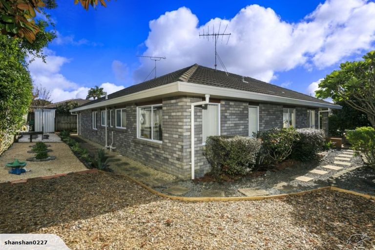 Photo of property in 21 Princeton Parade, Albany, Auckland, 0632