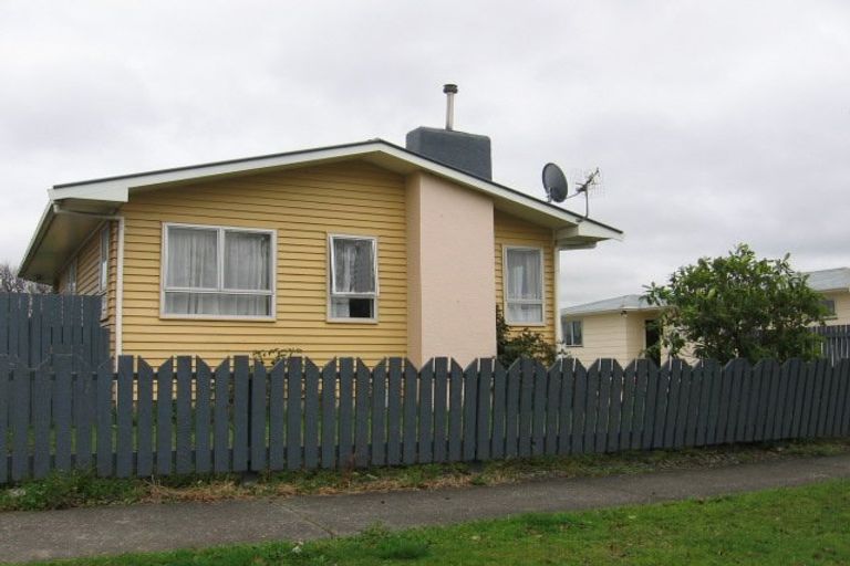 Photo of property in 20 Acacia Street, Kelvin Grove, Palmerston North, 4414
