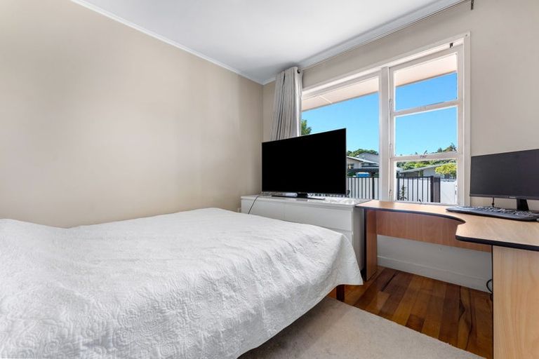 Photo of property in 1/10 Stanaway Street, Hillcrest, Auckland, 0627
