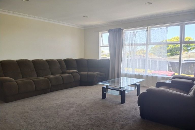 Photo of property in 79 Tirimoana Road, Te Atatu South, Auckland, 0602