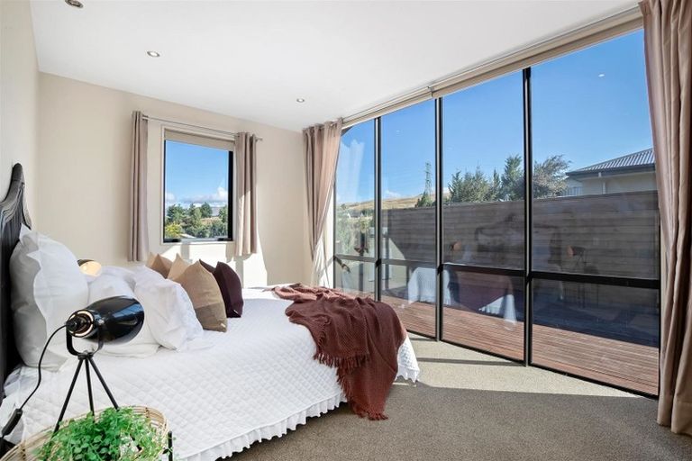 Photo of property in 42 Rere Road, Lake Hayes, Queenstown, 9304
