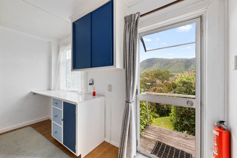 Photo of property in 15 Taranaki Street, Picton, 7220