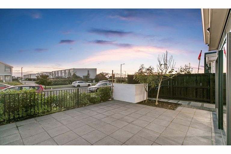 Photo of property in 53 Battalion Drive, Papakura, 2110
