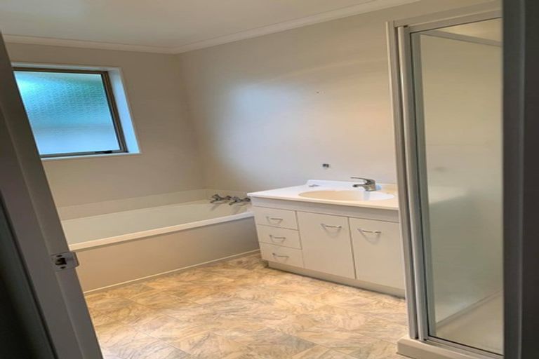 Photo of property in 13 Chancery Close, Hamilton East, Hamilton, 3216