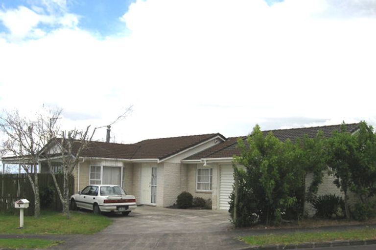 Photo of property in 7 Bernleigh Terrace, West Harbour, Auckland, 0618