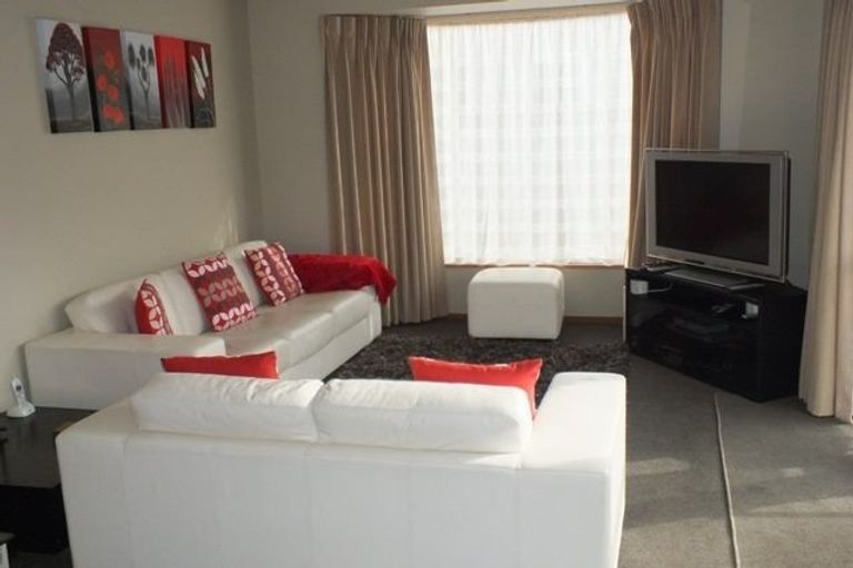 Photo of property in 2/66 Martin Avenue, Beckenham, Christchurch, 8023