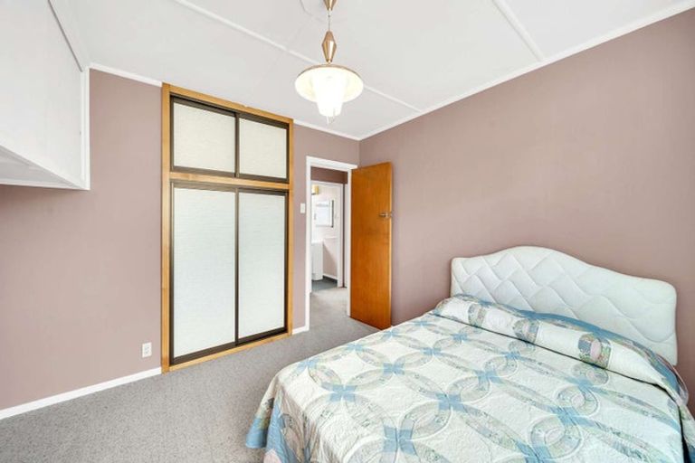 Photo of property in 12 Oxford Street, Holmes Hill, Oamaru, 9401