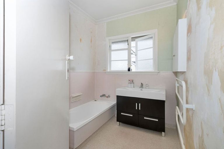 Photo of property in 3 Worcester Street, Levin, 5510