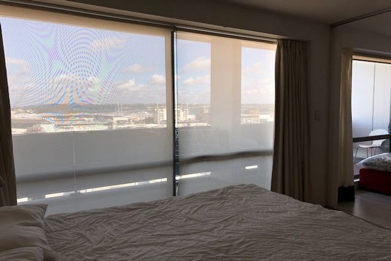 Photo of property in Alpha Apartments, 702/17 Vogel Lane, Auckland Central, Auckland, 1010
