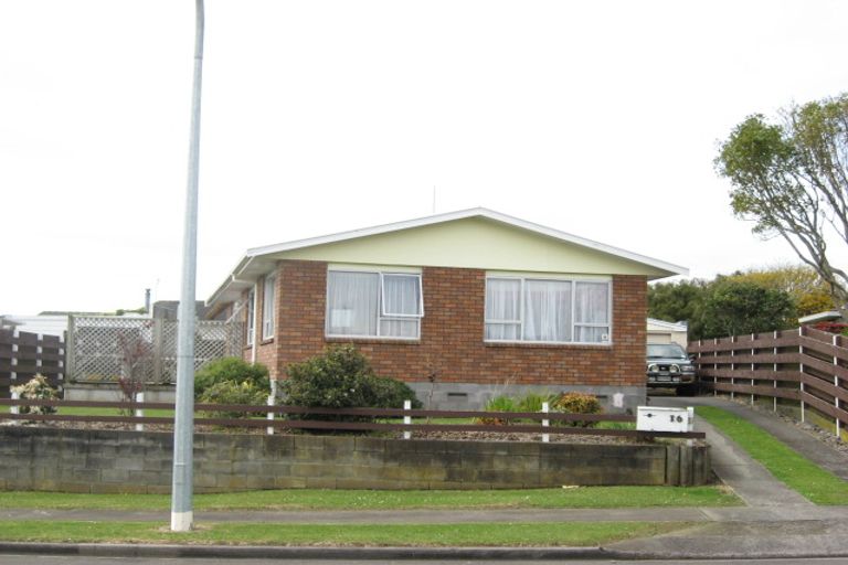 Photo of property in 16 Villa Place, Bell Block, New Plymouth, 4312