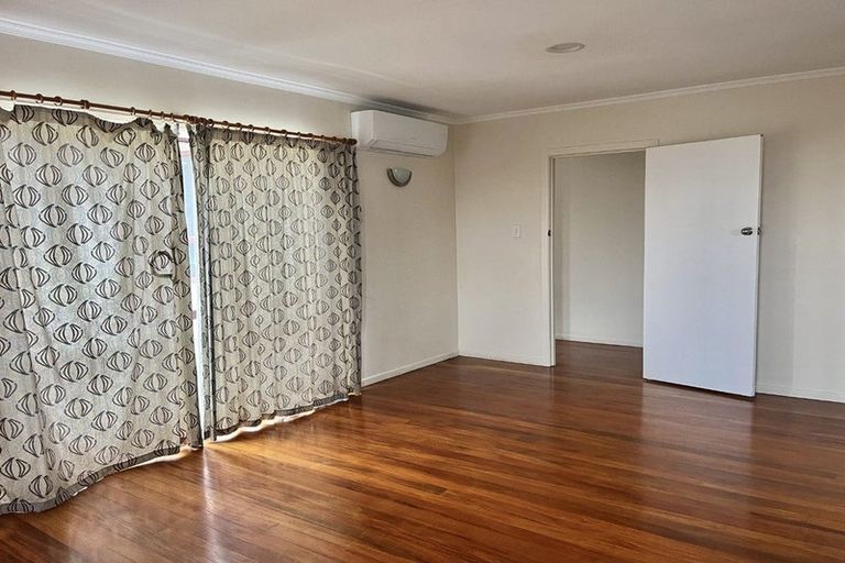 Photo of property in 38 Tudor Road, Henderson, Auckland, 0610