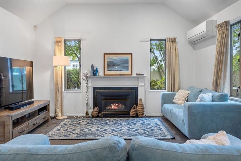 Photo of property in 124 Springfield Road, St Albans, Christchurch, 8014