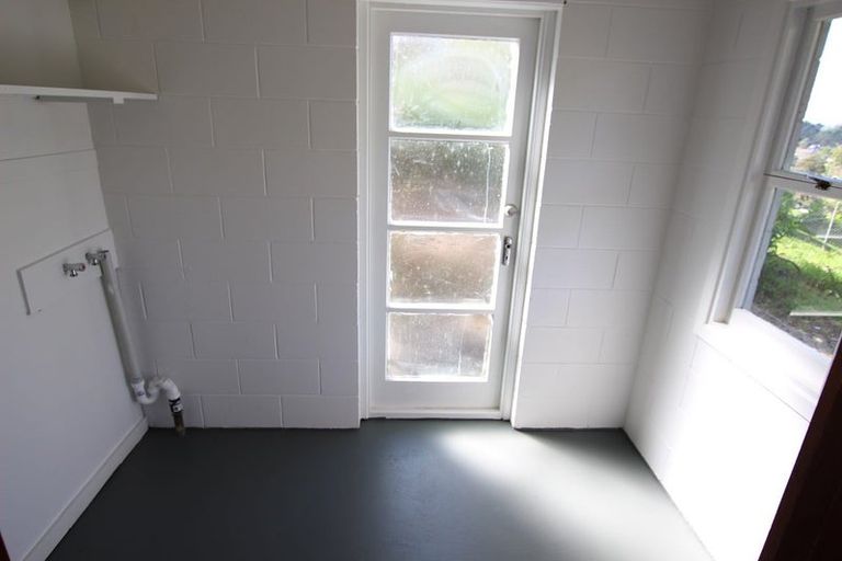 Photo of property in 40 West Lynn Road, Titirangi, Auckland, 0604