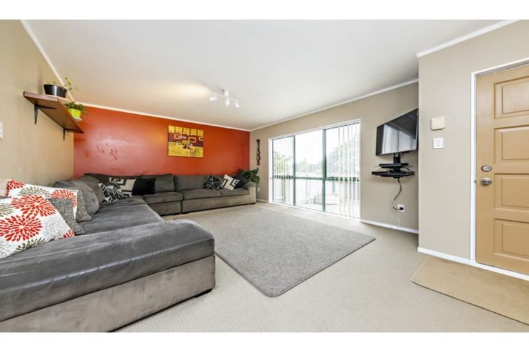 Photo of property in 2 Belinda Avenue, Flat Bush, Auckland, 2023