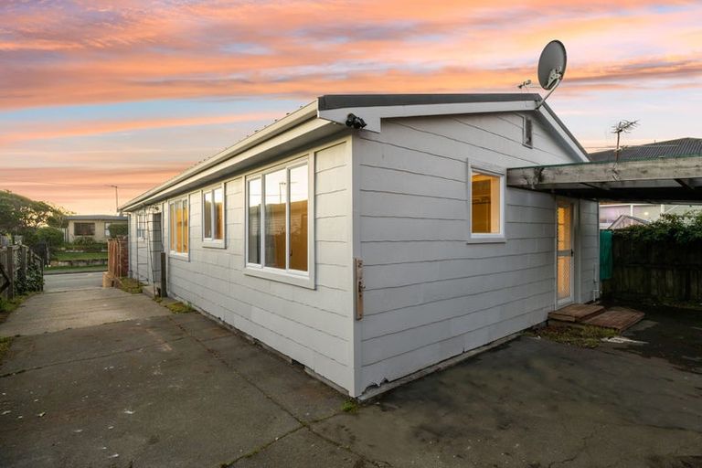 Photo of property in 45 Effingham Street, North New Brighton, Christchurch, 8083