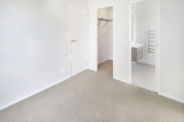 Photo of property in 18 Oioi Road, Hobsonville, Auckland, 0616