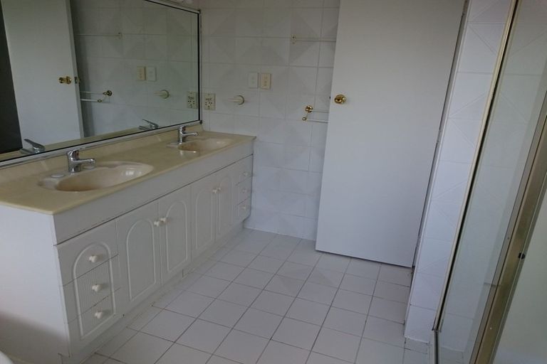 Photo of property in 21 Priestley Drive, Bucklands Beach, Auckland, 2014