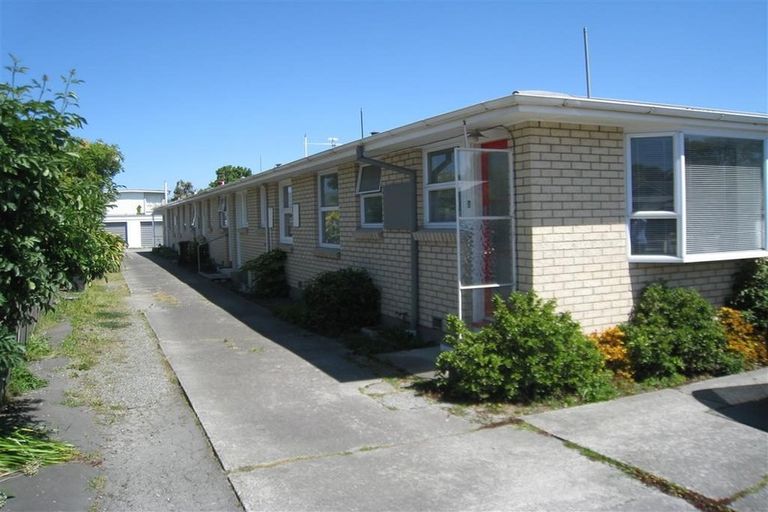 Photo of property in 2/38 North Avon Road, Richmond, Christchurch, 8013