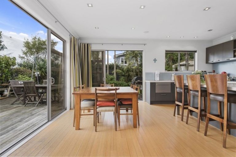 Photo of property in 6 Regent Street, Devonport, Auckland, 0624
