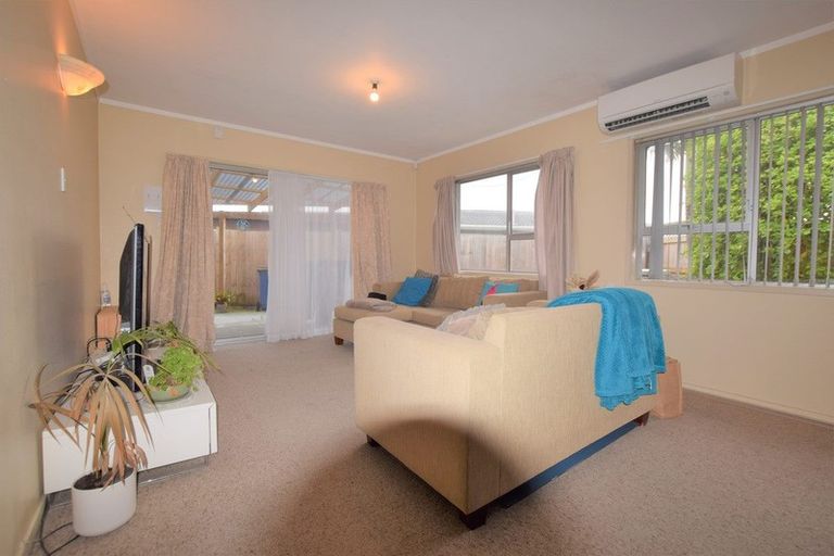 Photo of property in 1/33 Blacklock Avenue, Henderson, Auckland, 0612