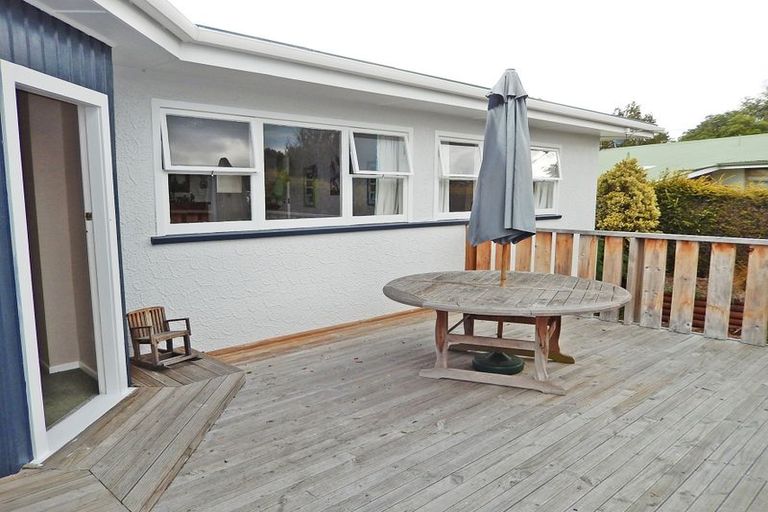 Photo of property in 16 Burn Street, Holmes Hill, Oamaru, 9401
