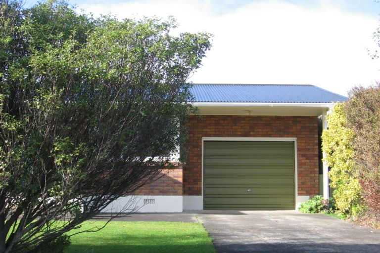 Photo of property in 27 Kennedy Avenue, Feilding, 4702