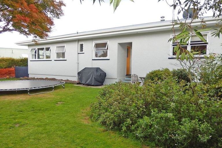 Photo of property in 16 Burn Street, Holmes Hill, Oamaru, 9401