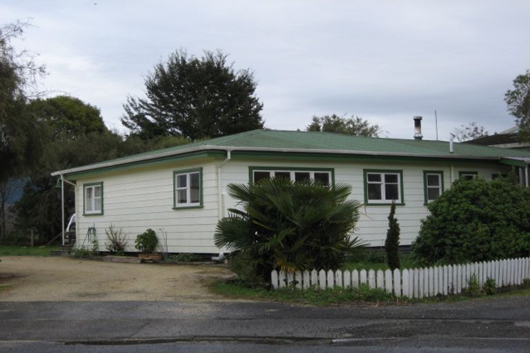 Photo of property in 29 Feary Crescent, Takaka, 7110