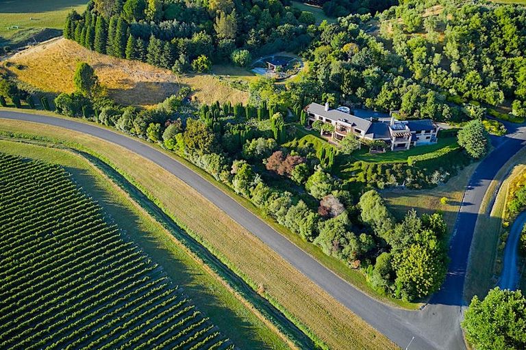 Photo of property in Beckenridge Lodge, 1 Breckenridge Lane, Puketapu, Napier, 4183