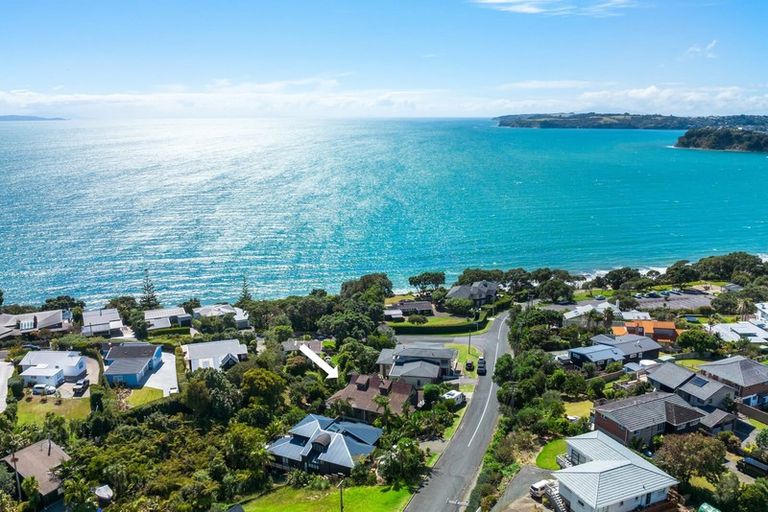 Photo of property in 12 Cooper Road, Stanmore Bay, Whangaparaoa, 0932