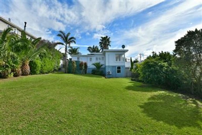Photo of property in 1219 Whangaparaoa Road, Gulf Harbour, Whangaparaoa, 0930