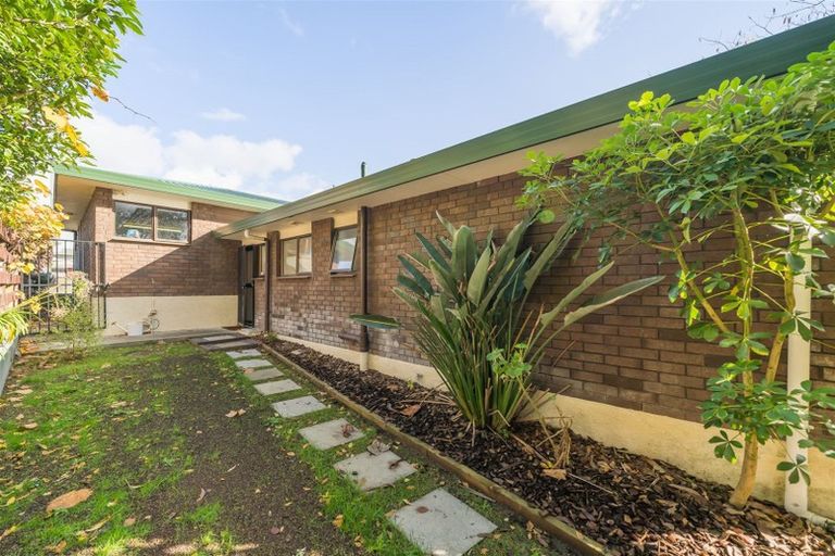 Photo of property in 28 Kentucky Way, Awapuni, Palmerston North, 4412