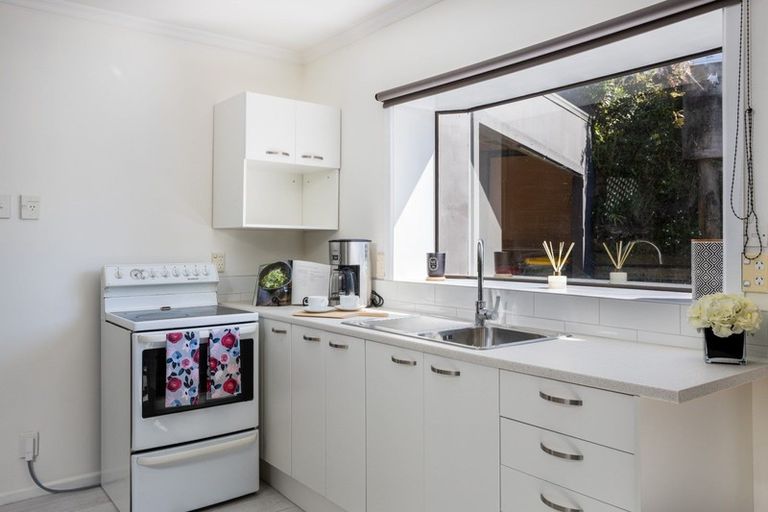 Photo of property in 12 Ash Place, Whalers Gate, New Plymouth, 4310