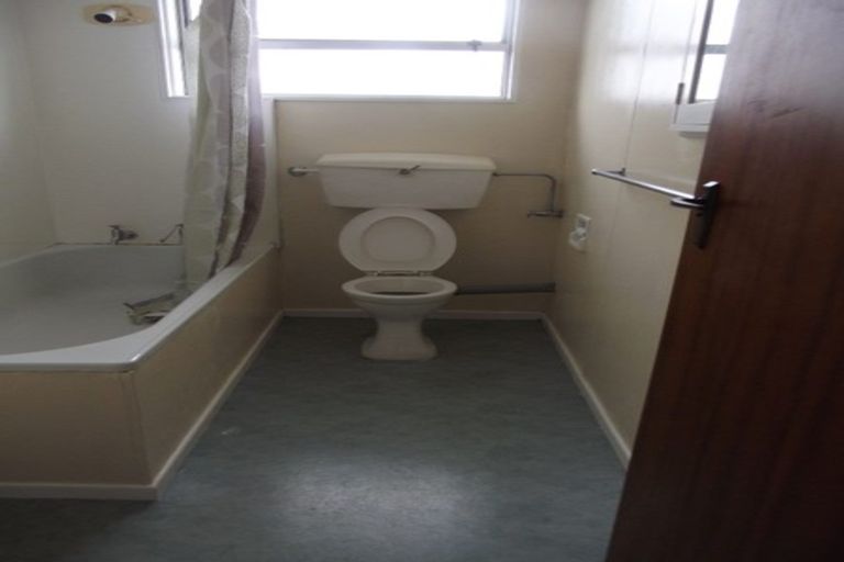 Photo of property in 2/4 Rodney Street, Waiwhetu, Lower Hutt, 5010