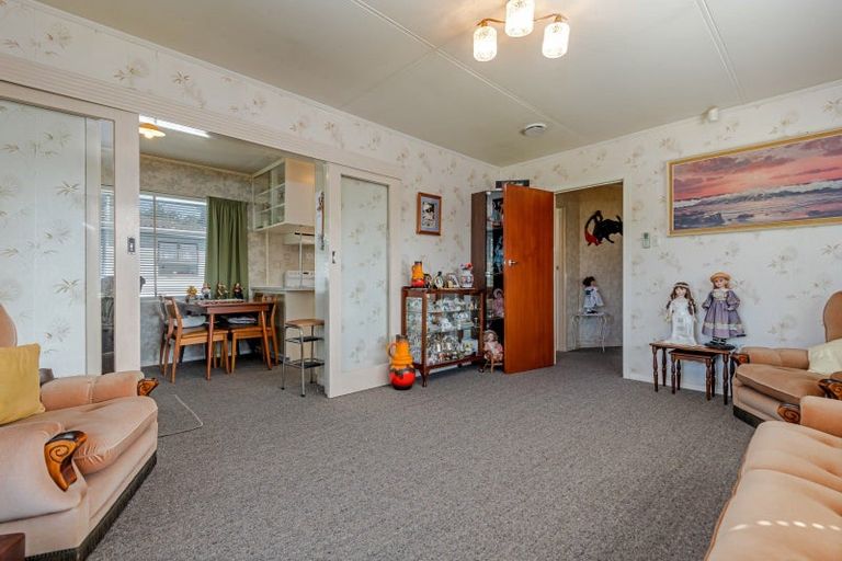 Photo of property in 40 Tararua Street, Pahiatua, 4910