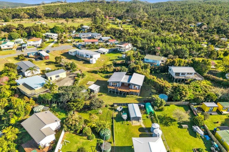 Photo of property in 18 Mariner Cove Road, Tinopai, Matakohe, 0593