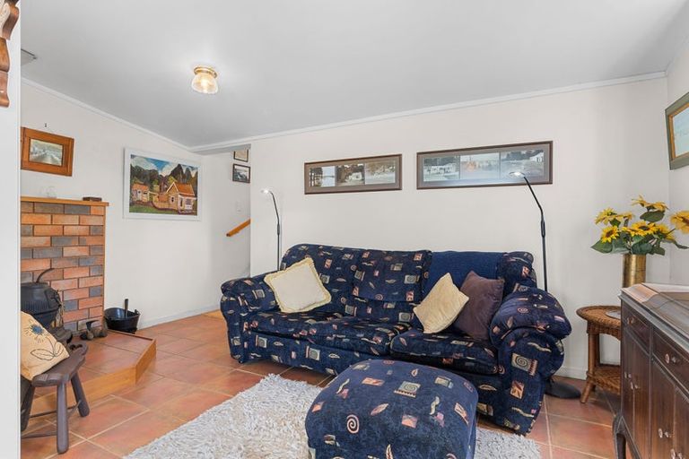 Photo of property in 32 Komiti Road, Tinopai, 0593