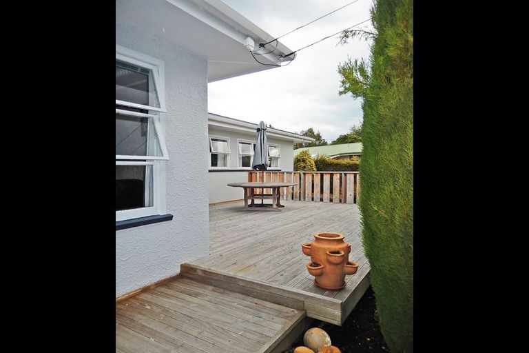 Photo of property in 16 Burn Street, Holmes Hill, Oamaru, 9401