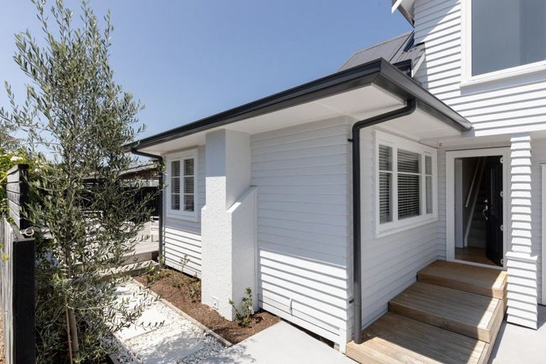 Photo of property in 107a Oceanview Road, Mount Maunganui, 3116