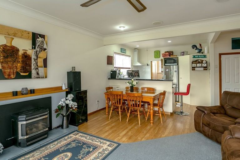 Photo of property in 59 Kent Street, Carterton, 5713