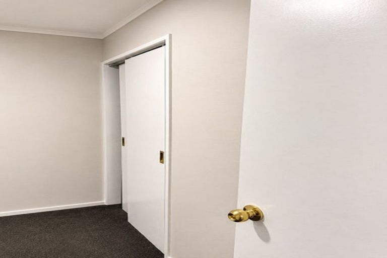 Photo of property in 4b Kimdale Place, Totara Heights, Auckland, 2105