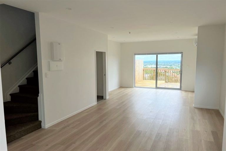 Photo of property in 11a Crestview Rise, Papakura, 2110