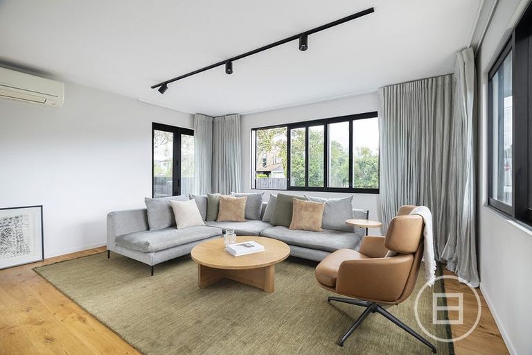 Photo of property in 4 Renata Crescent, Te Atatu Peninsula, Auckland, 0610