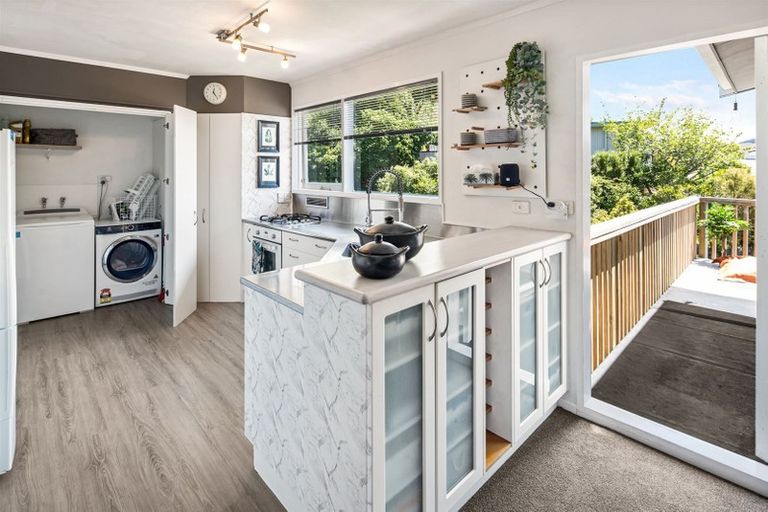 Photo of property in 1 Goddard Grove, Churton Park, Wellington, 6037