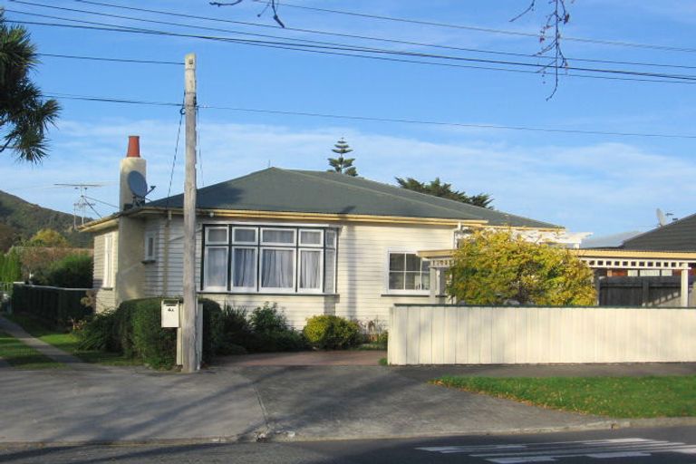 Photo of property in 2 Norton Park Avenue, Fairfield, Lower Hutt, 5011
