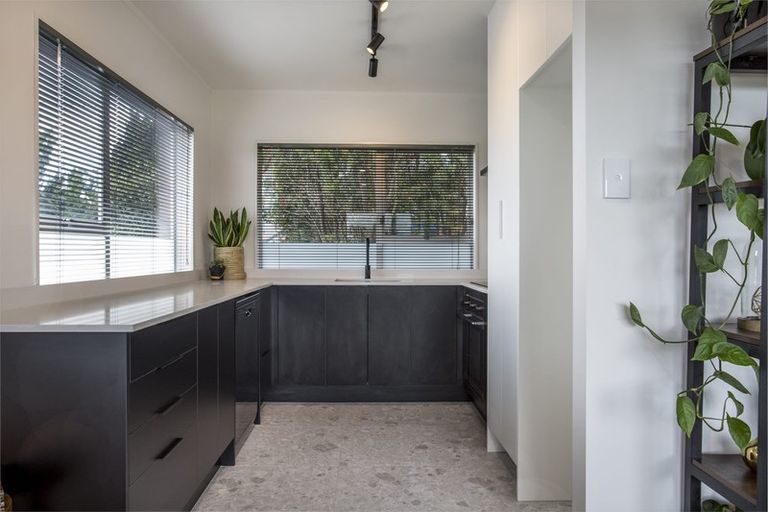 Photo of property in 1/18a Sherwood Avenue, Te Atatu South, Auckland, 0610